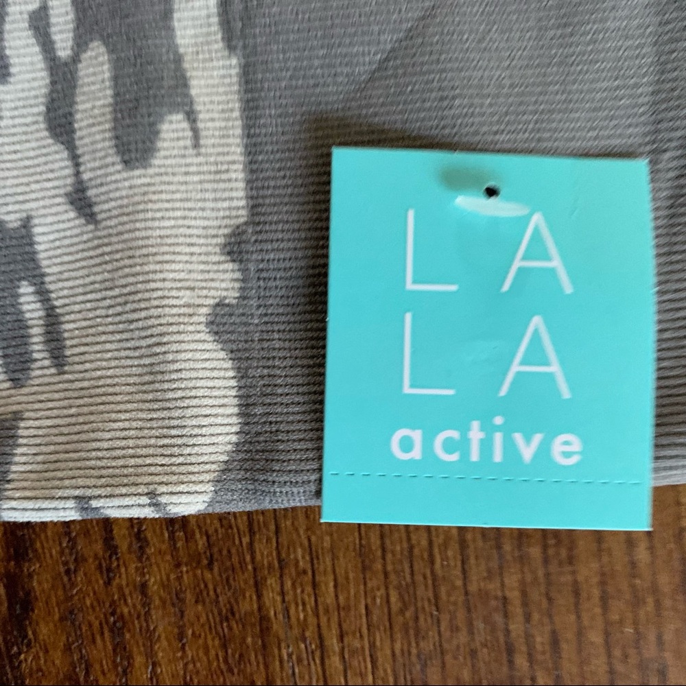 NWT LA LA Active Sports Bra & Biker Short Set - Picture 7 of 9